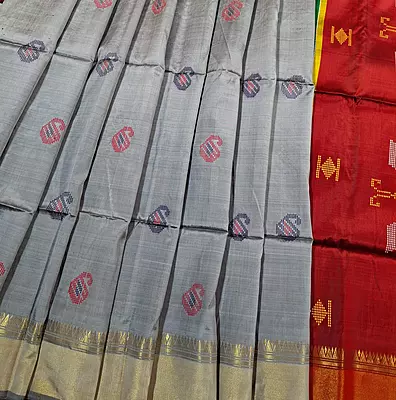 Grey color body kalashetra/kalakshetra saree Grey color body kalashetra/kalakshetra saree