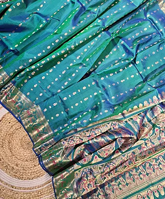 Figurine motif 2000 buta Swarnachari blue with golden zari