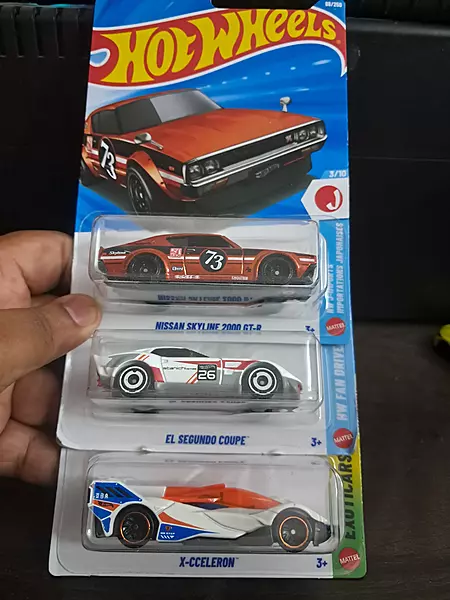 Hot Wheels Nissan Skyline 2000 GTR Combo 1