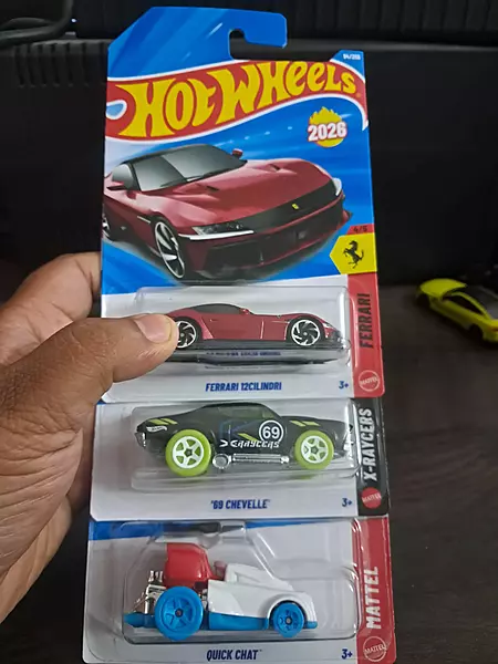 Hot Wheels Ferrari 12CILINDRI Combo-1