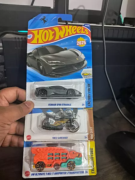 Hot Wheels Ferrari SF90 Combo