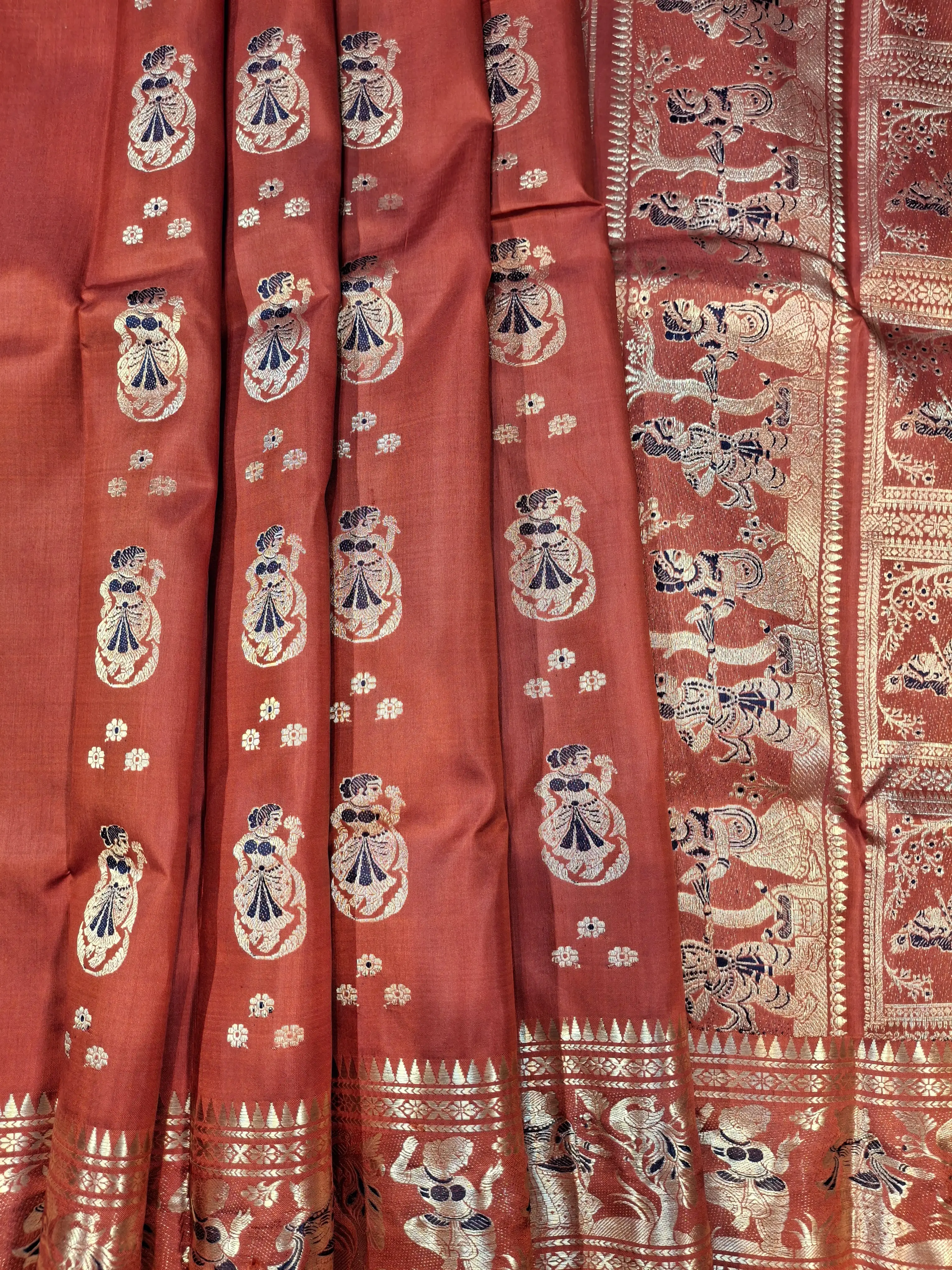 Rust colour pure Mulberry silk Swarnachari saree. Rust colour pure Mulberry silk Swarnachari saree.