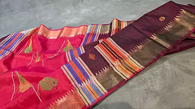 Colour wine shade body with contrast pink pallu Kalashetra saree