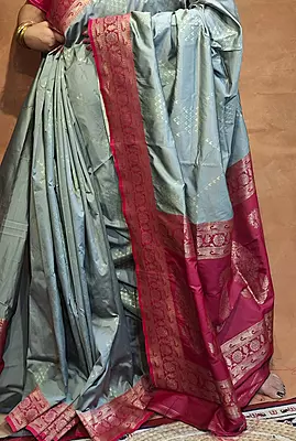 English Green Semi Silk Banarasi Saree with Rani Pink Border & Gold Zari Weaving English Green Semi Silk Banarasi Saree with Rani Pink Border & Gold Zari Weaving