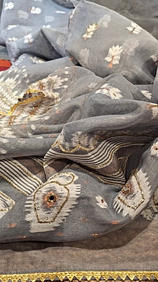 Grey Jamdani Saree with White & Golden Katdana Work Grey Jamdani Saree with White & Golden Katdana Work