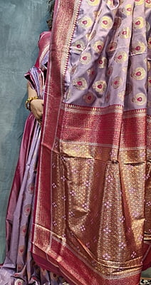 Mauve Semi Silk Saree with Rani Pink Border & Rich Gold Zari Weaving Mauve Semi Silk Saree with Rani Pink Border & Rich Gold Zari Weaving