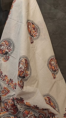 White Khadi Cotton Saree with Cotton Kantha Stitch Work White Khadi Cotton Saree with Cotton Kantha Stitch Work