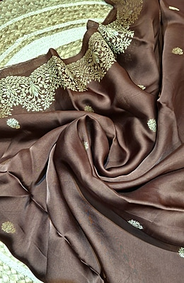 Mashru Katan Banarasi Saree – Chocolate Brown with Golden Zari Mashru Katan Banarasi Saree – Chocolate Brown with Golden Zari