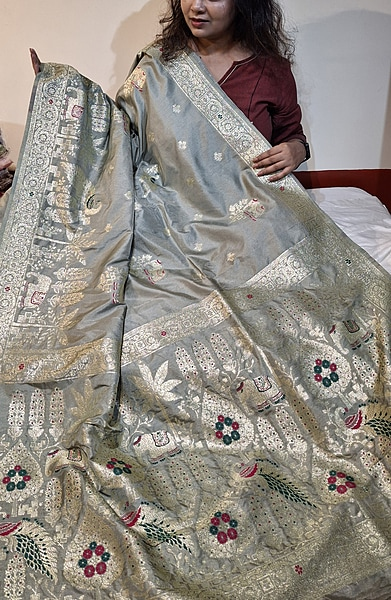 Powder Grey Banarasi Saree with Golden Zari & Meena Elephant-Peacock Motifs Powder Grey Banarasi Saree with Golden Zari & Meena Elephant-Peacock Motifs