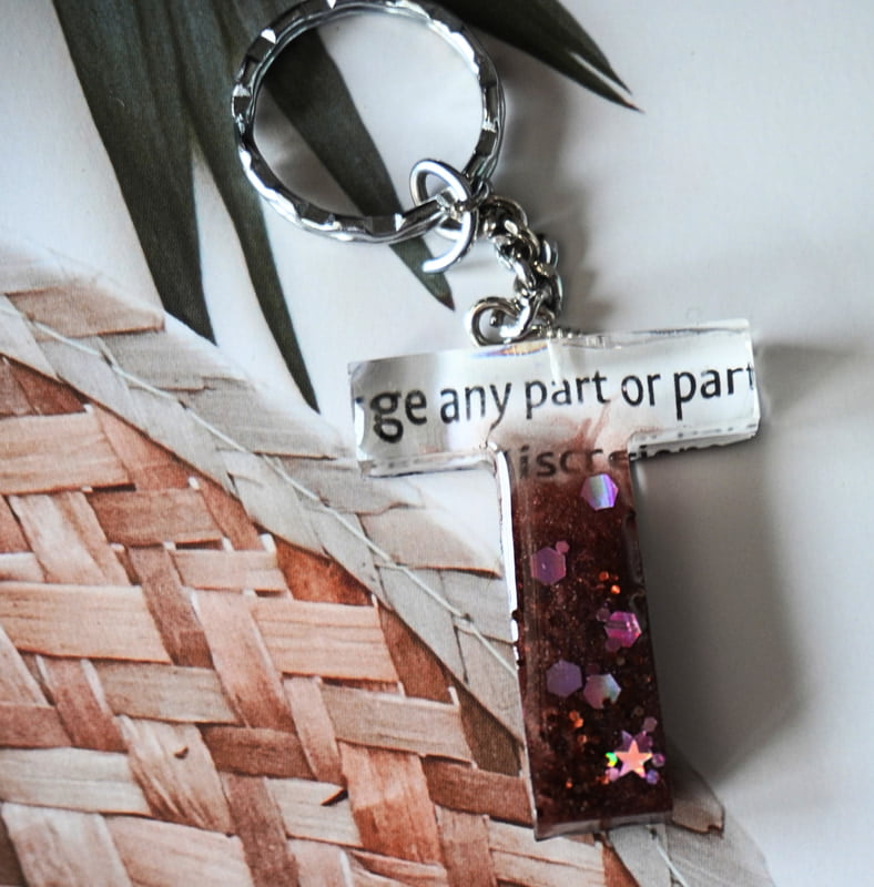 'T' EXPRESSION LETTER KEYCHAIN 'T' EXPRESSION LETTER KEYCHAIN