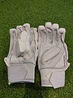 Cricket Batting Gloves -SG HILITE Cricket Batting Gloves -SG HILITE