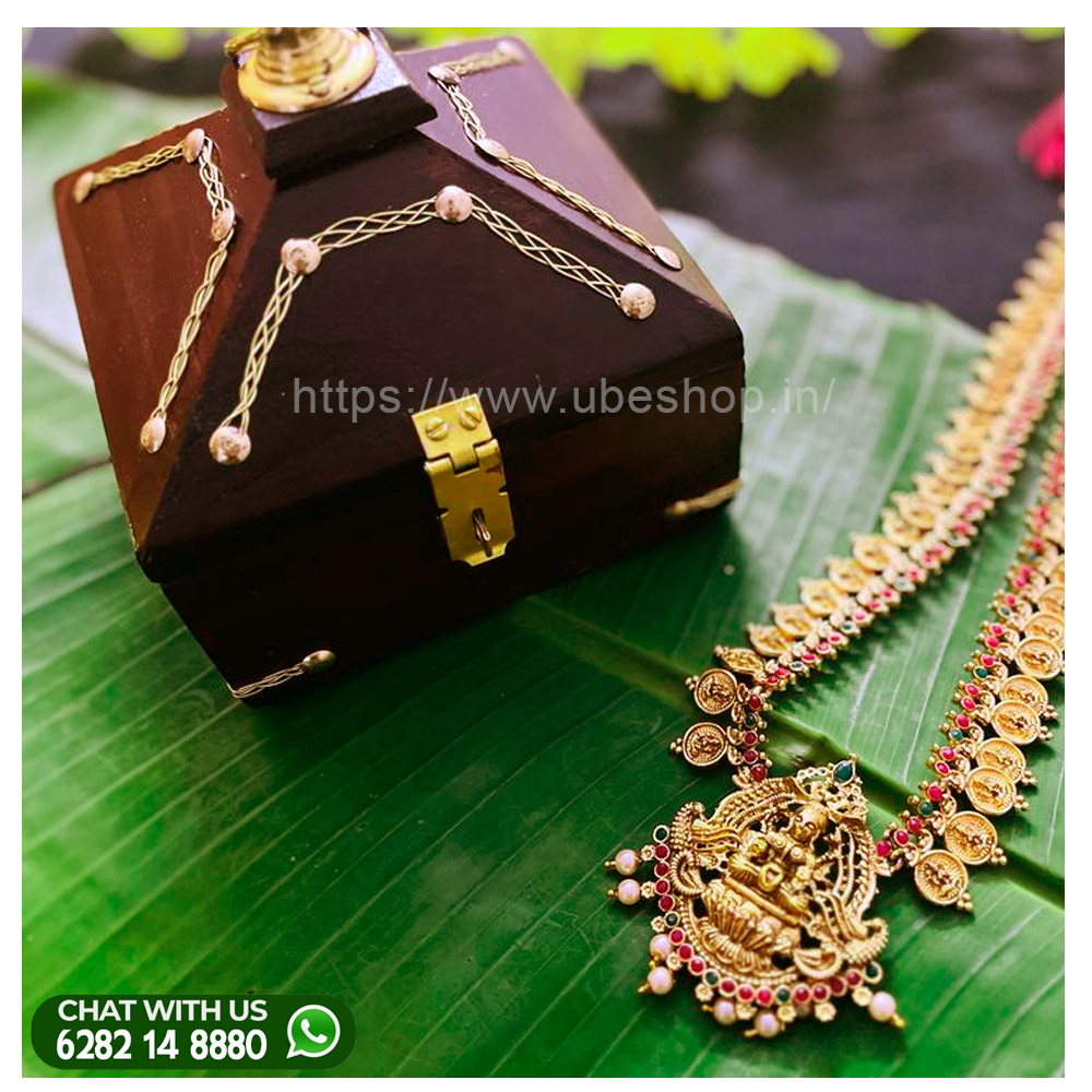 jewellery box traditional model with jwel