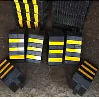 Truck Wheel Rubber Chock with reflectors & pull thread