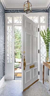 Classic Elegance 3D HDHMR Moulding Door in Crisp White Classic Elegance 3D HDHMR Moulding Door in Crisp White