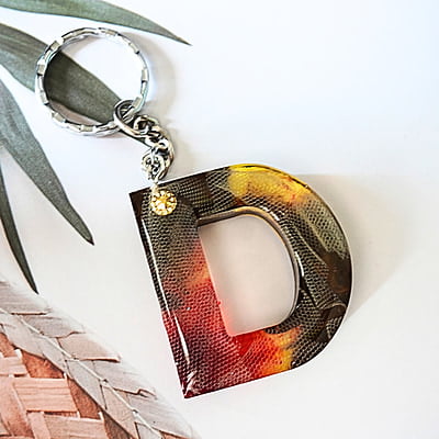 'D' MESH MANIA LETTER KEYCHAIN