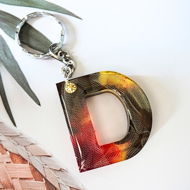 'D' MESH MANIA LETTER KEYCHAIN