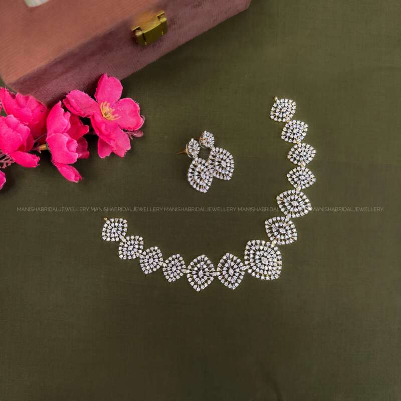 Bigger Diamond Neck Set