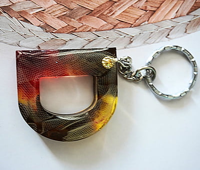 'D' MESH MANIA LETTER KEYCHAIN