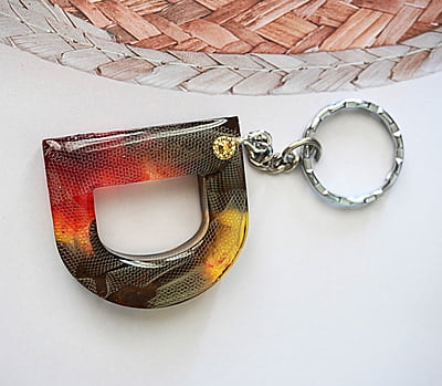 'D' MESH MANIA LETTER KEYCHAIN