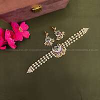 Peacock Pearl Choker