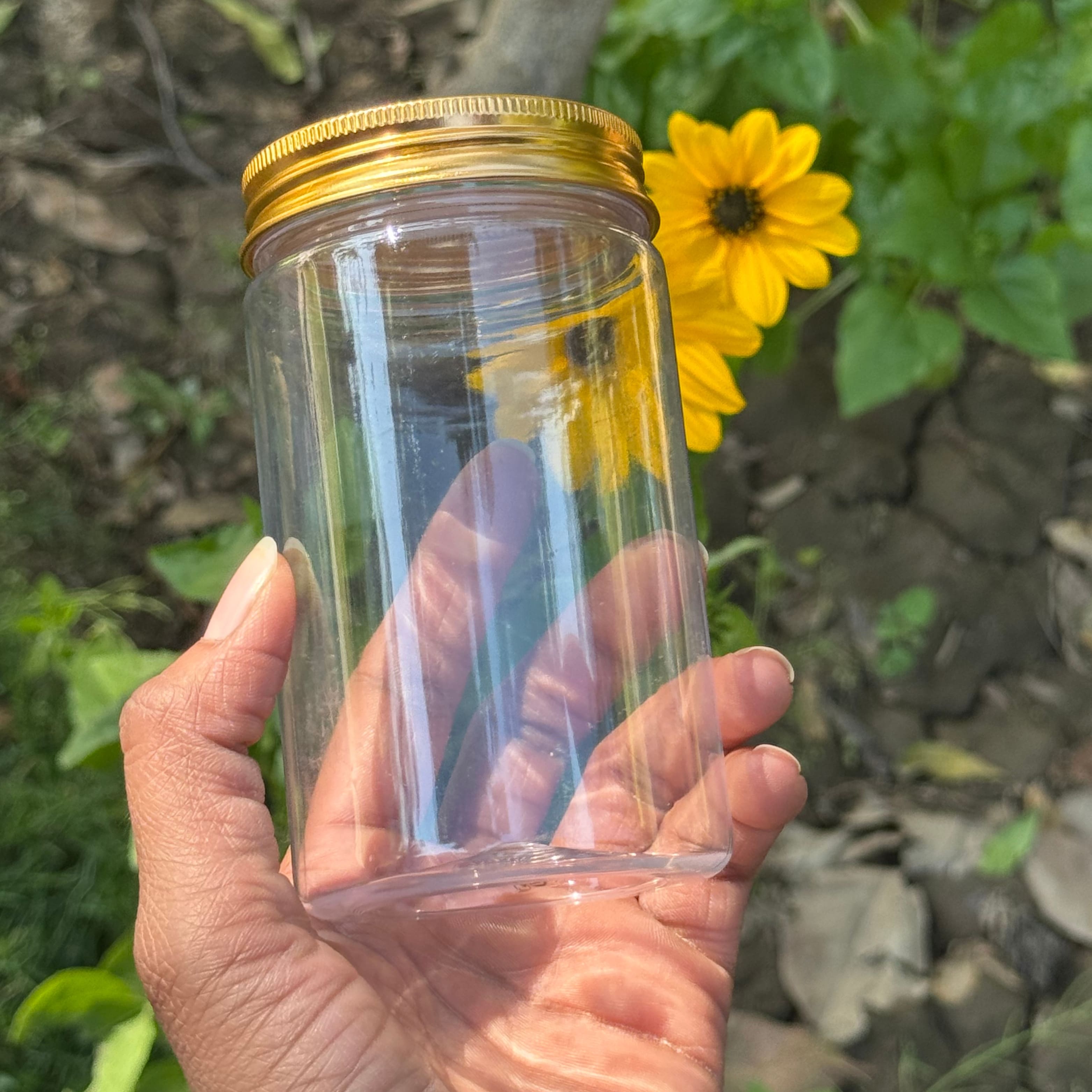 350ml Round PET Jar + 63mm Aluminium Gold Cap 350ml Round PET Jar + 63mm Aluminium Gold Cap