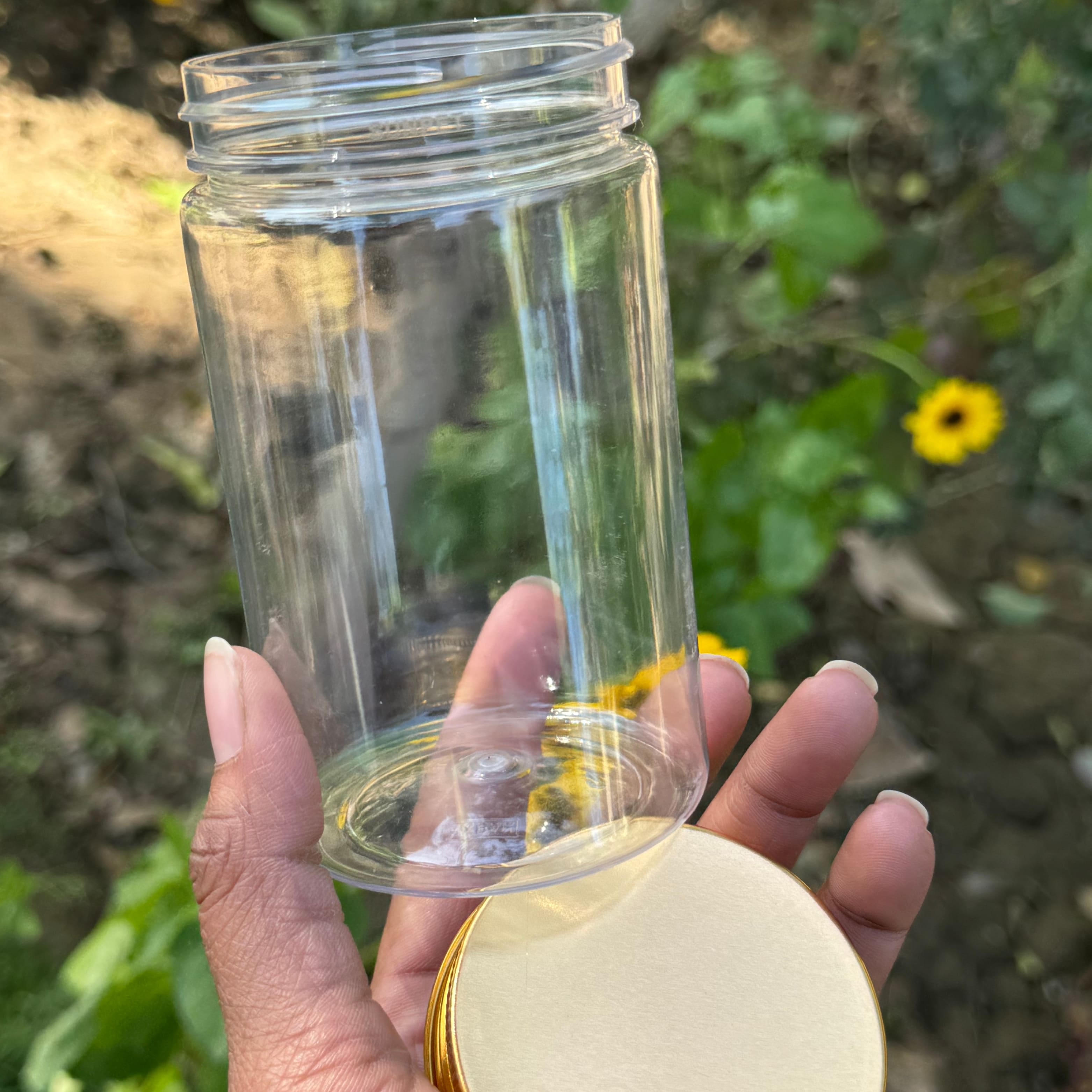 350ml Round PET Jar + 63mm Aluminium Gold Cap 350ml Round PET Jar + 63mm Aluminium Gold Cap