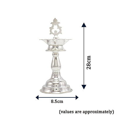 Traditional Kuthu Vilakku