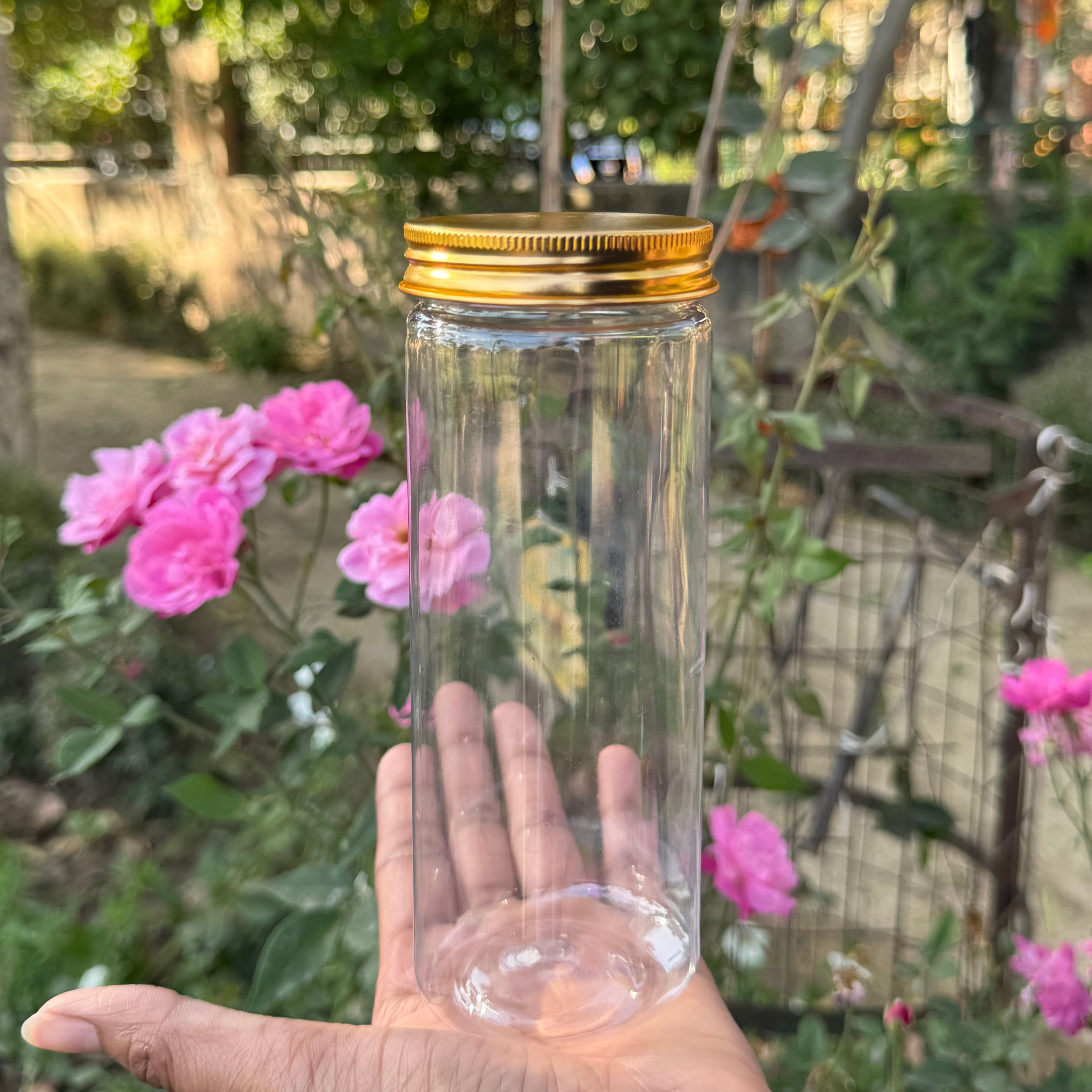 500ml Round PET Jar + 63mm Aluminium GOLD Cap 500ml Round PET Jar + 63mm Aluminium GOLD Cap