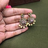 Single centered stone with beads