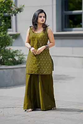 Women Sleeveless Jacquard Short Kurta - Green