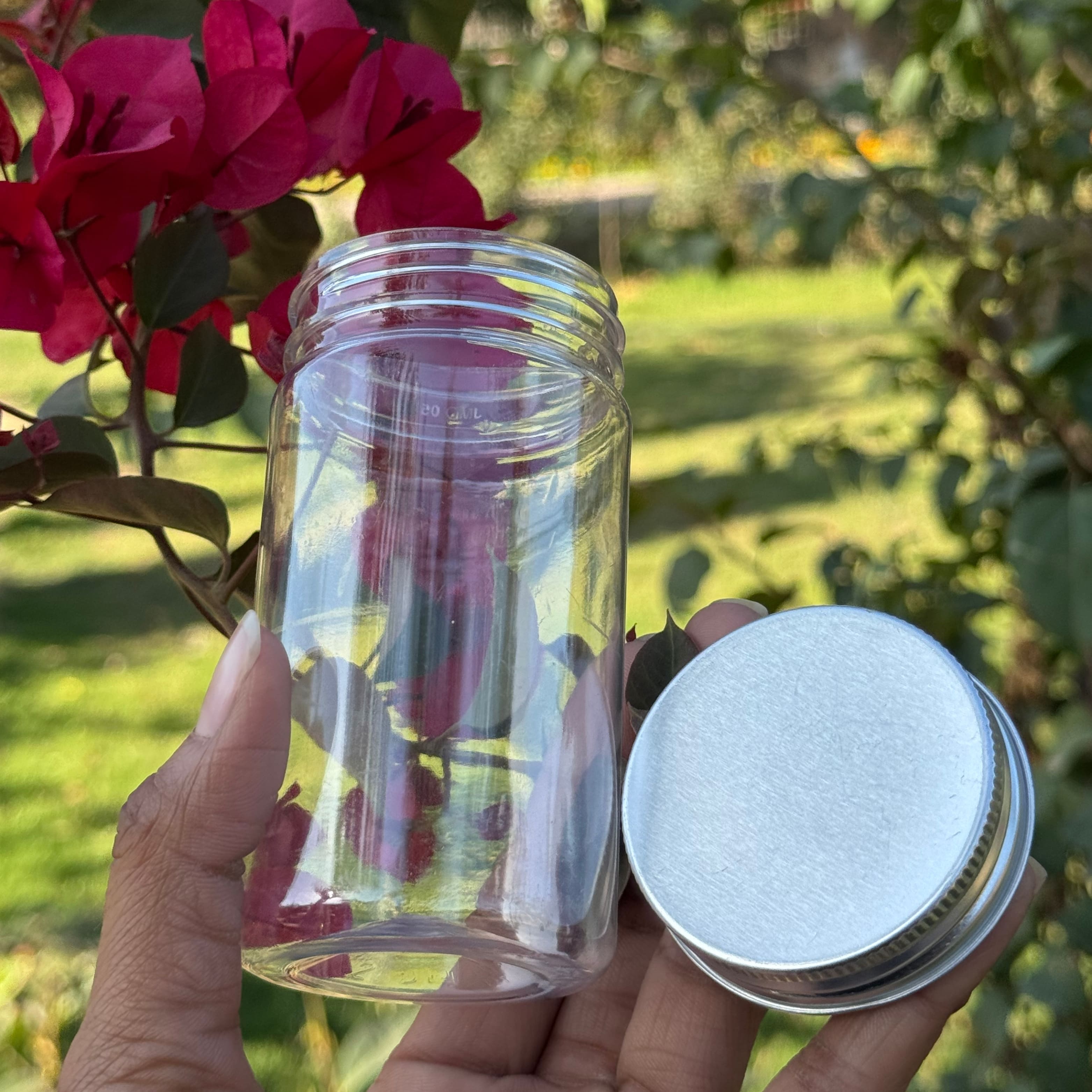 200ml Round PET Jar + 53mm Aluminium SILVER Cap 200ml Round PET Jar + 53mm Aluminium SILVER Cap