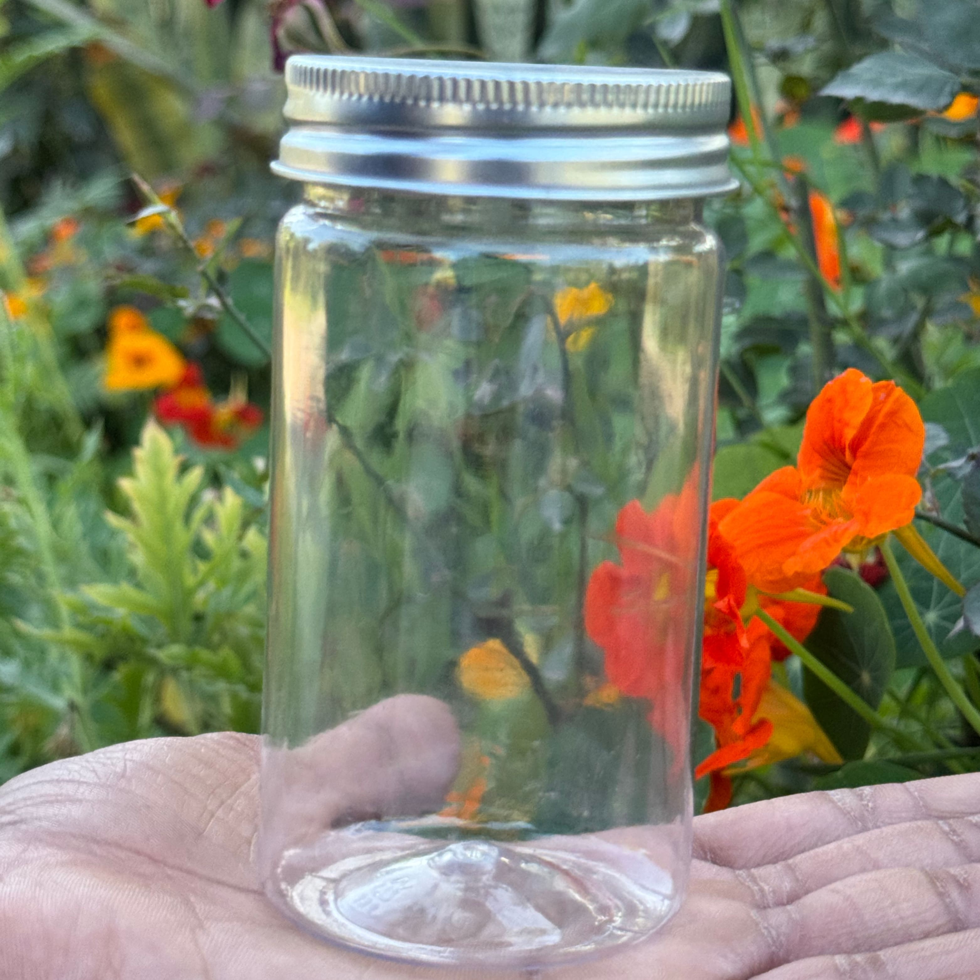 200ml Round PET Jar + 53mm Aluminium SILVER Cap 200ml Round PET Jar + 53mm Aluminium SILVER Cap