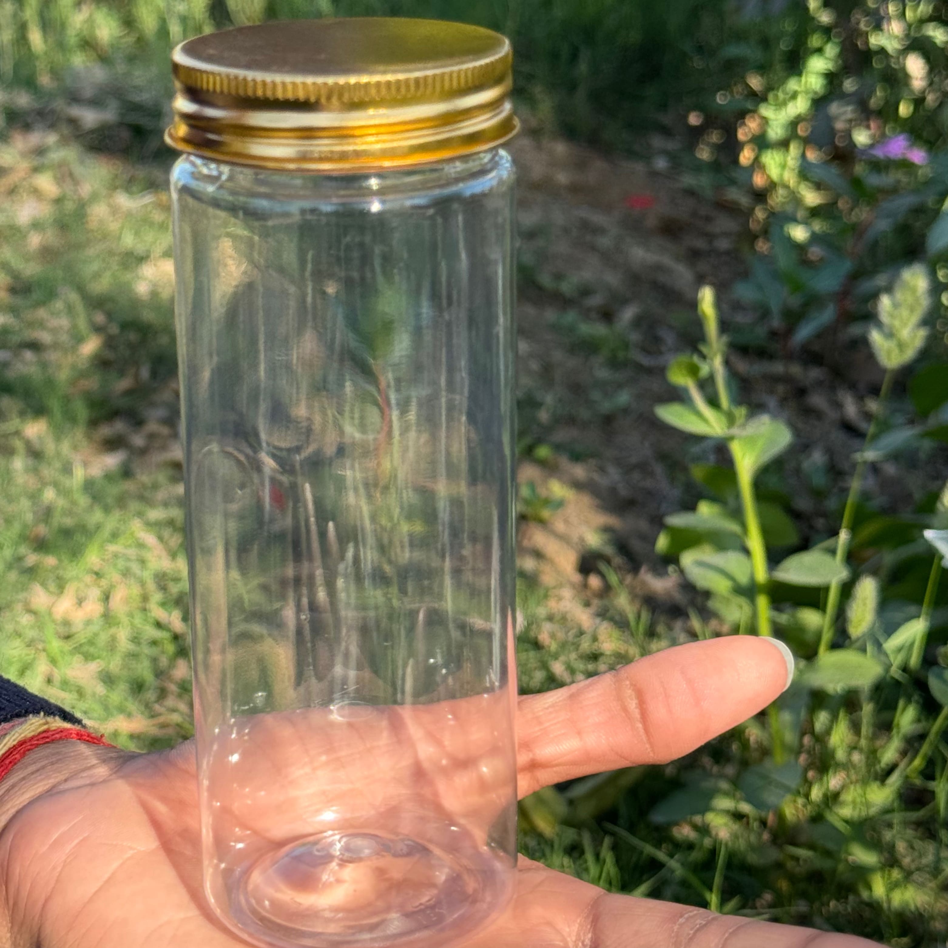 300ml Round PET Jar + 53mm Aluminium Gold Cap 300ml Round PET Jar + 53mm Aluminium Gold Cap