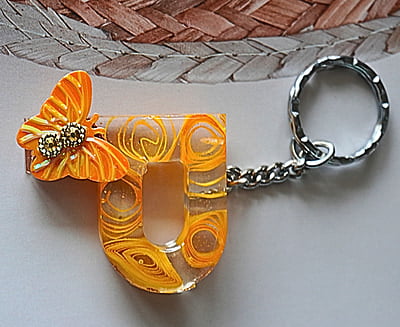'P' LETTER YELLOW OCHRE KEYCHAIN 'P' LETTER YELLOW OCHRE KEYCHAIN
