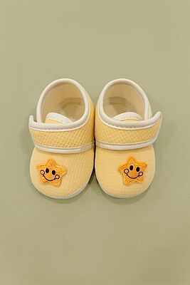 Baby Booties – Unisex Infant Shoes - Twinkle Star (Light Yellow, 0–6M)