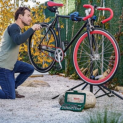 Bosch 46-Piece Screwdriver Bit set, with Screwdriver Bits and 12 Nutsetters