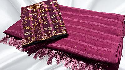 Solo Popcorn Gold Designer Saree - Onion Pink Solo Popcorn Gold Designer Saree - Onion Pink