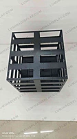 Four-sided LED cube cabinet 640 mm per side in powder-coated GI, hanging display – Lumina