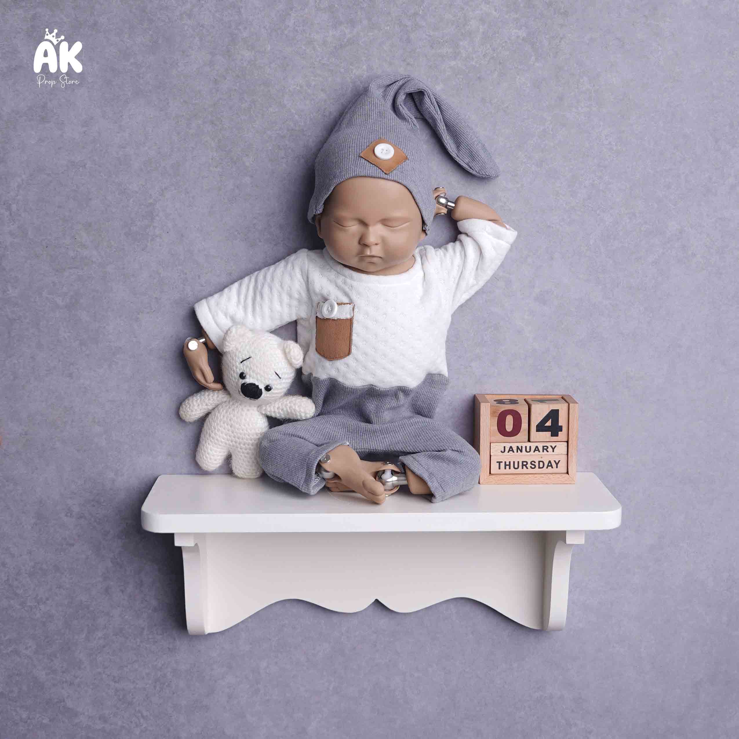 Sleepy Shelf Theme - Newborn