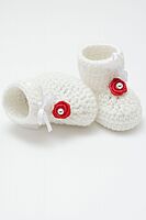 Daisy Pearl Handknitted Baby Booties (6–12 Months)