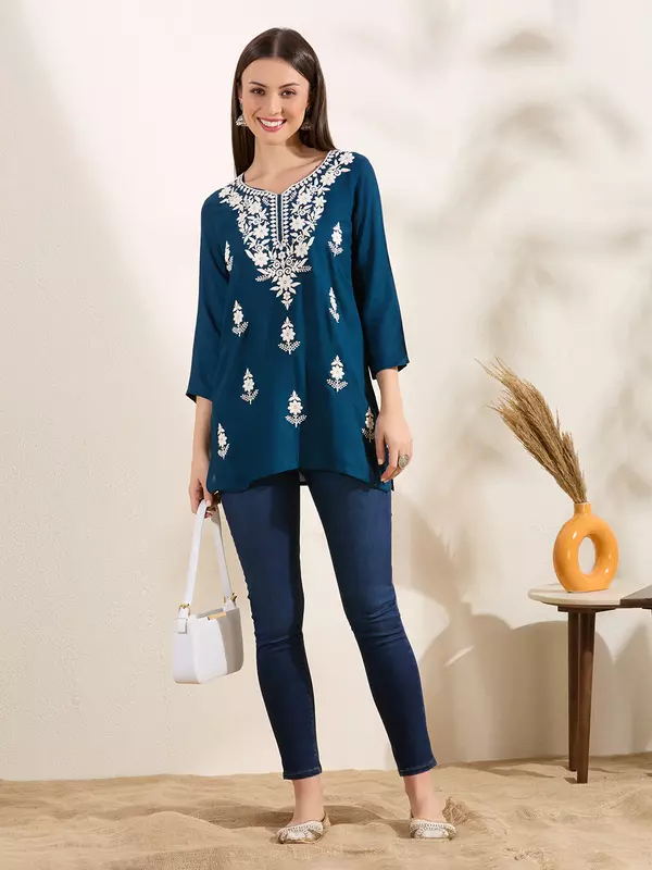 Solid Floral Chikankari Embroidered Straight Fit Kurti - Blue