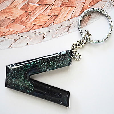 'V' SACRAMENTO LETTER KEYCHAIN 'V' SACRAMENTO LETTER KEYCHAIN