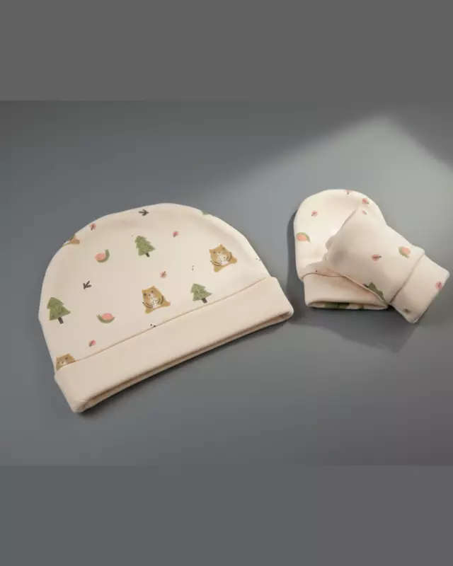 LittleToons Baby Essentials 3-Piece Set – Soft Cotton Cap, Mittens & Booties for Newborns (0–3 Months)