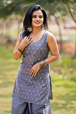 Women Sleeveless Jacquard Short Kurta - Grey