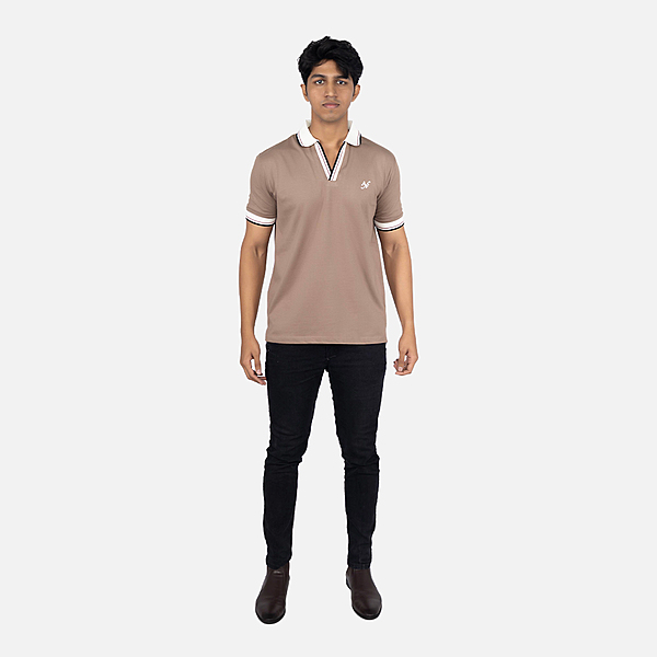 Men Beaver Brown Solid Highlighted Collar V - Neck T-shirt