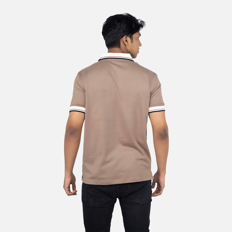 Men Beaver Brown Solid Highlighted Collar V - Neck T-shirt