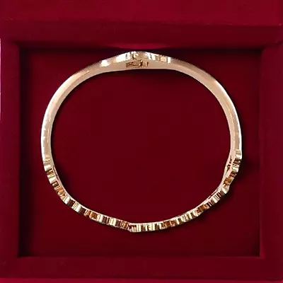 Dainty Star Design Bangle Bracelet with Crystals