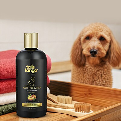 Flea and Tick Shampoo 300 ML
