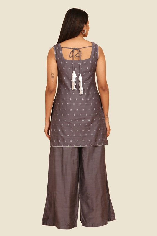 Women's Sleeveless Jacquard Short Kurta
