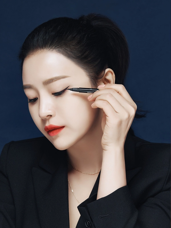 B.O.M - WONDERPROOF PEN EYE LINER SOFT BROWN